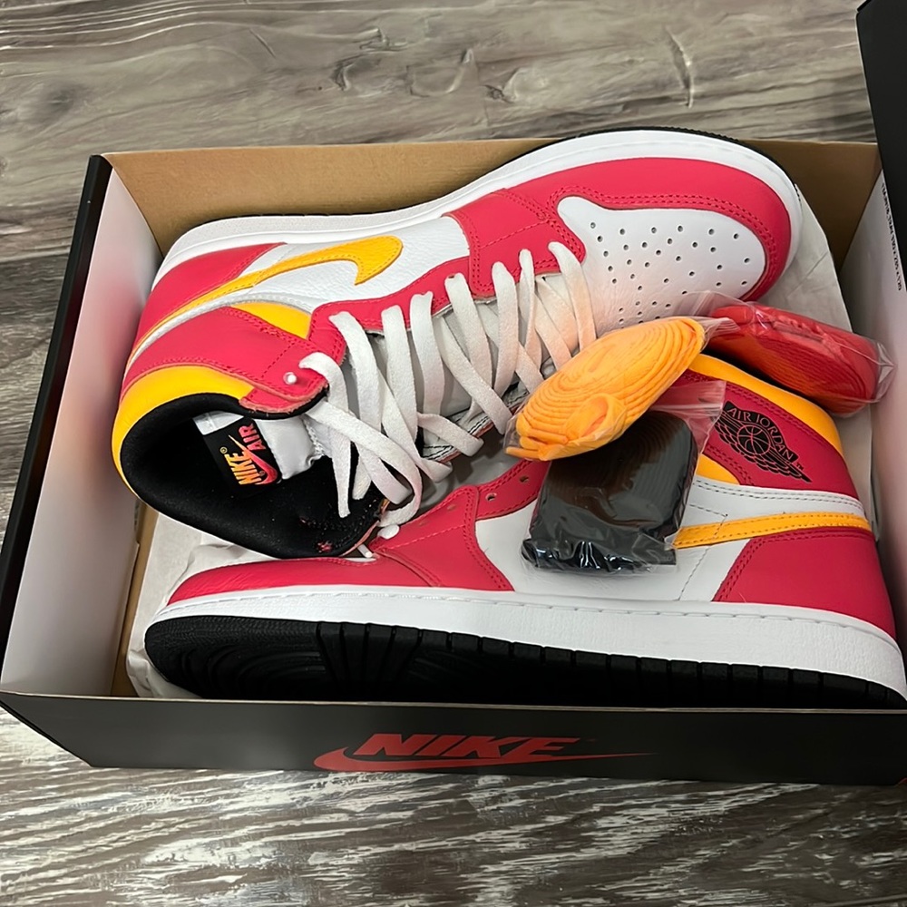 Nike Jordan 1 high fusion red